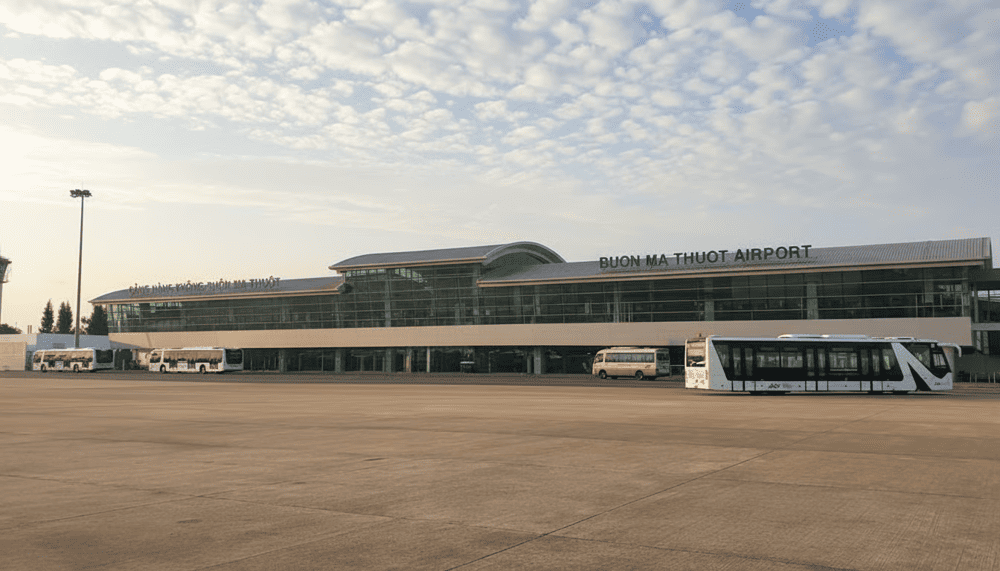 S&acirc;n bay Bu&ocirc;n Ma Thuột được đ&aacute;nh gi&aacute; l&agrave; một trong những s&acirc;n bay hoạt động s&ocirc;i nổi nhất ở v&ugrave;ng T&acirc;y Nguy&ecirc;n